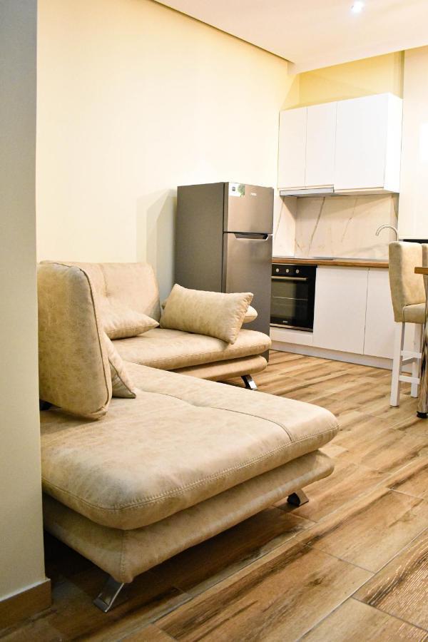 Delmar Apartments Голем Екстериор снимка