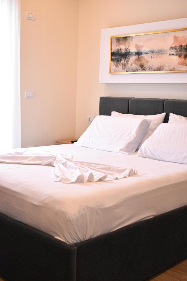 Delmar Apartments Голем Екстериор снимка