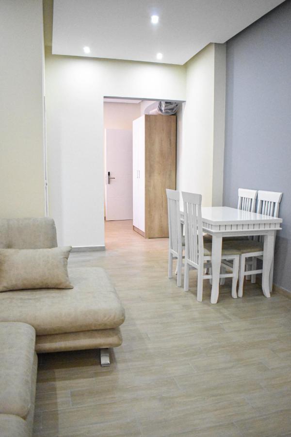 Delmar Apartments Голем Екстериор снимка