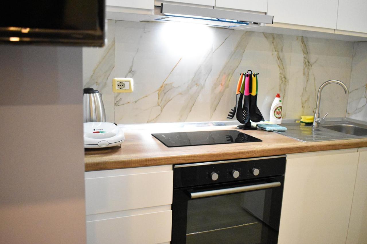 Delmar Apartments Голем Екстериор снимка