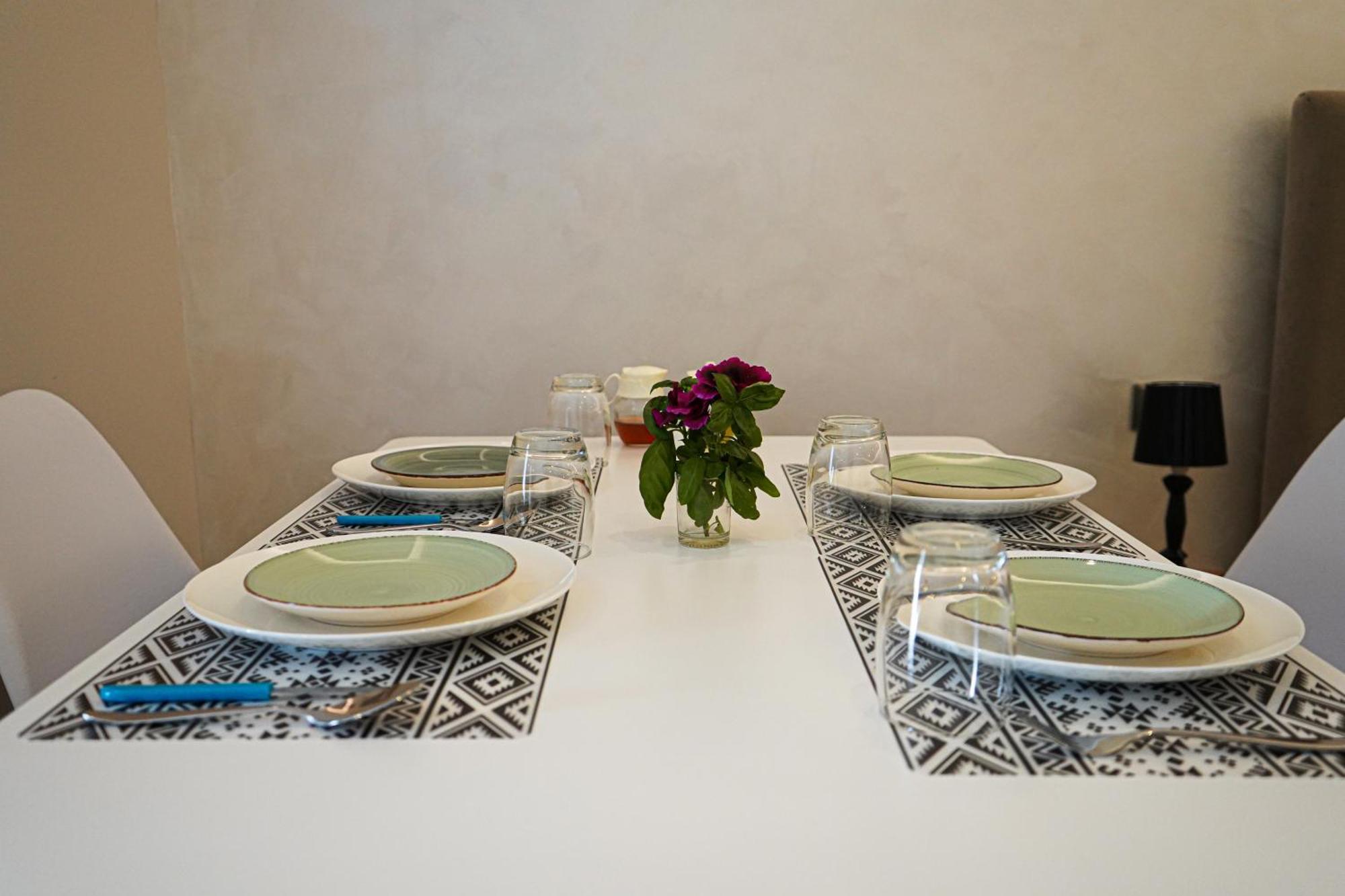 Delmar Apartments Голем Екстериор снимка