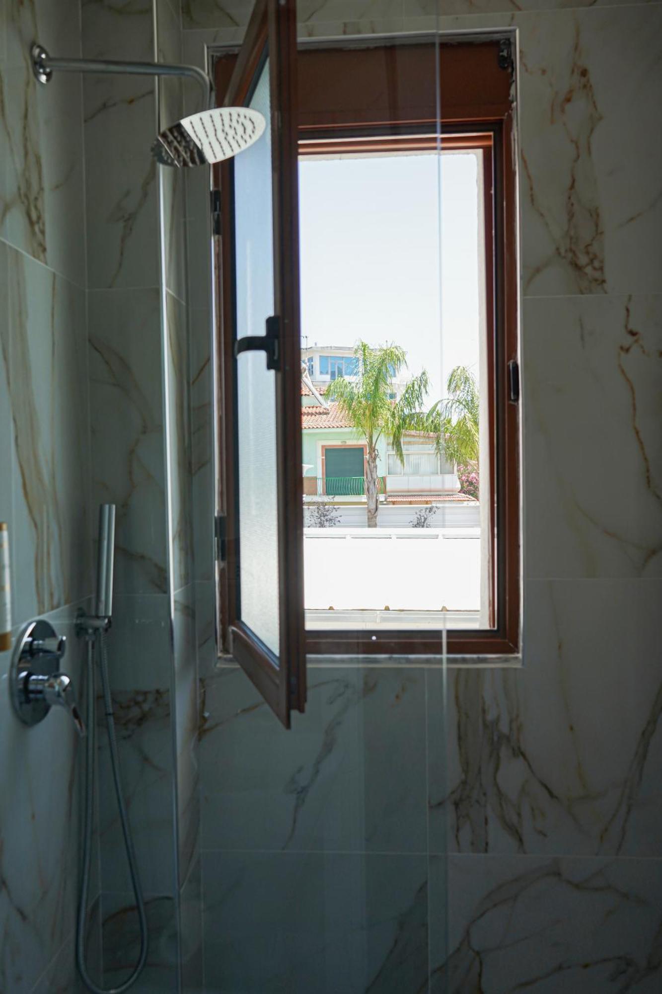 Delmar Apartments Голем Екстериор снимка