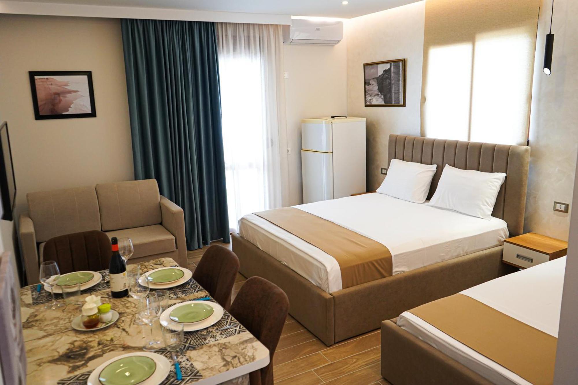 Delmar Apartments Голем Екстериор снимка