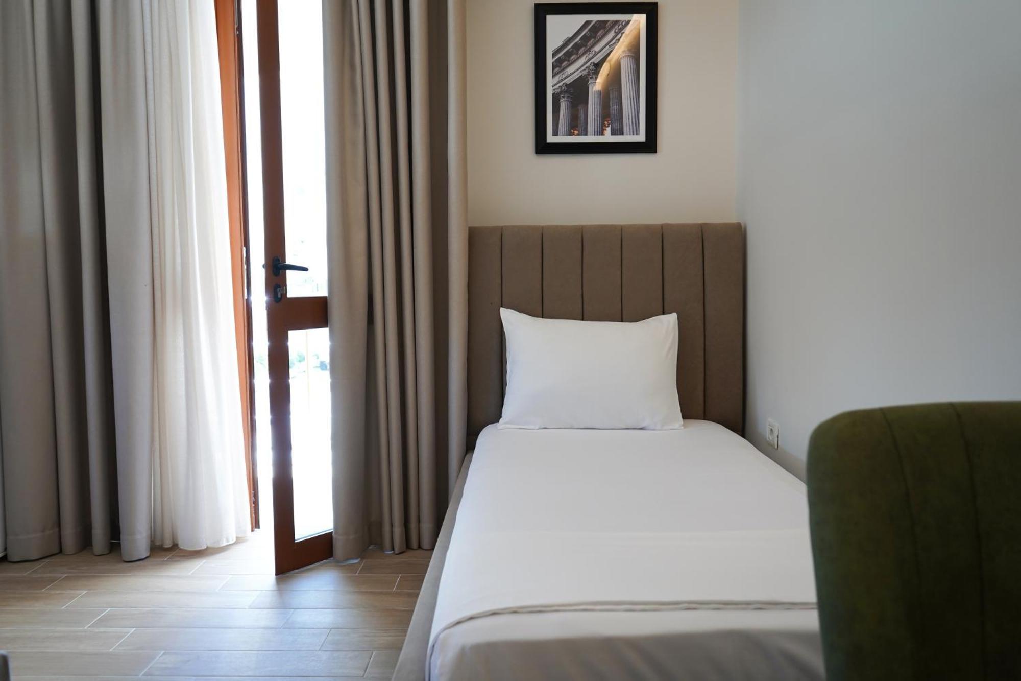 Delmar Apartments Голем Екстериор снимка