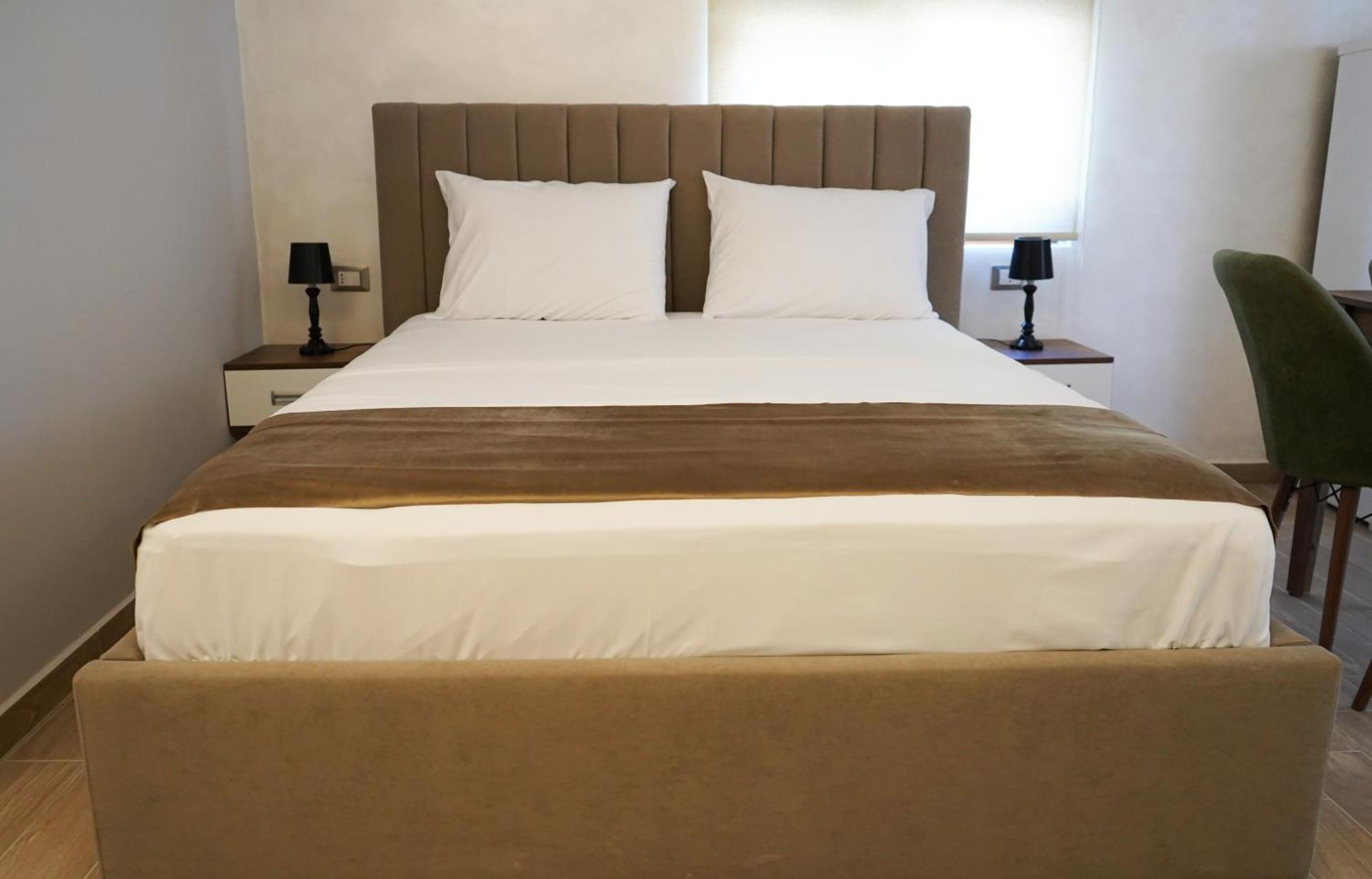 Delmar Apartments Голем Екстериор снимка
