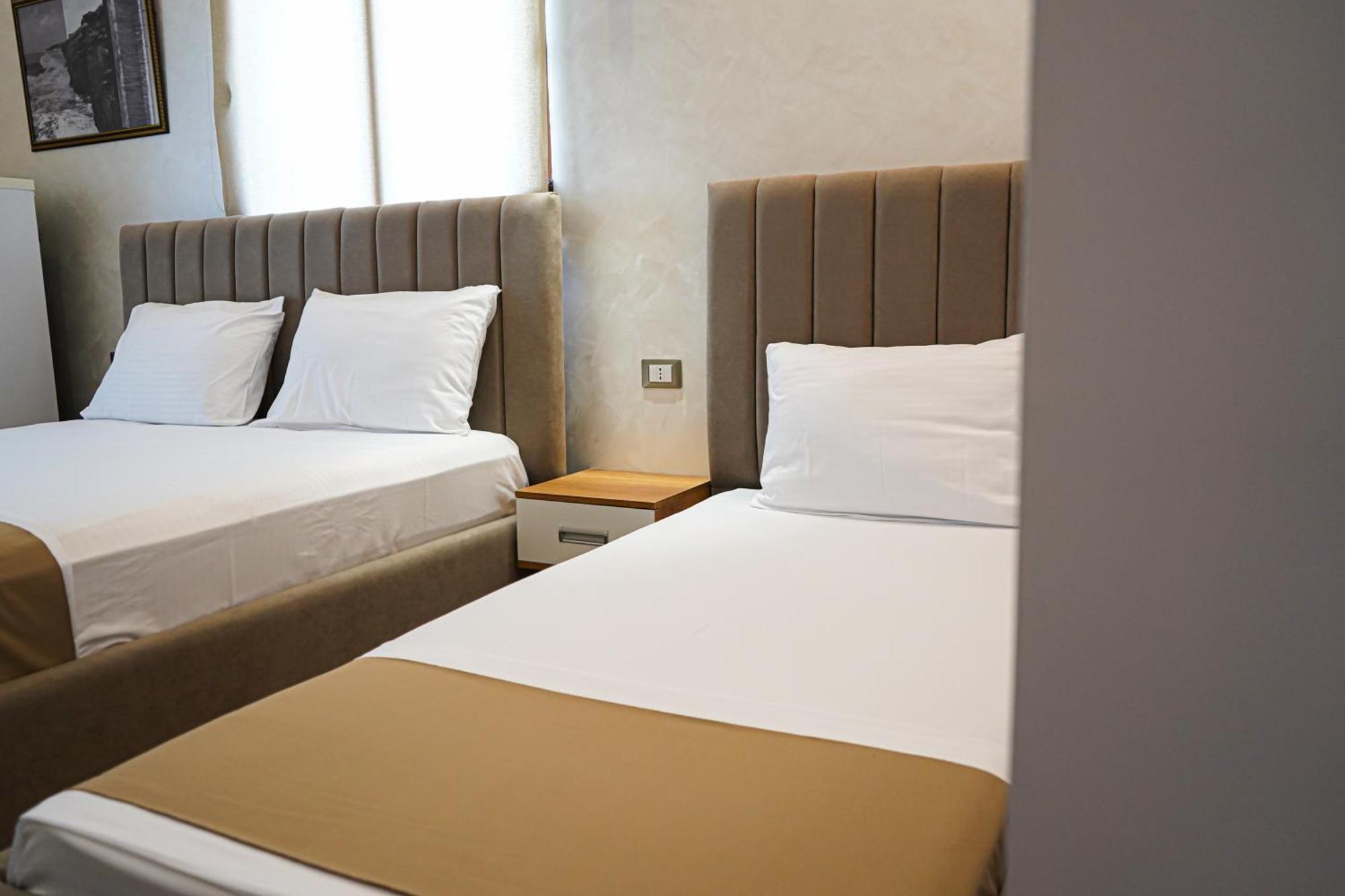 Delmar Apartments Голем Екстериор снимка
