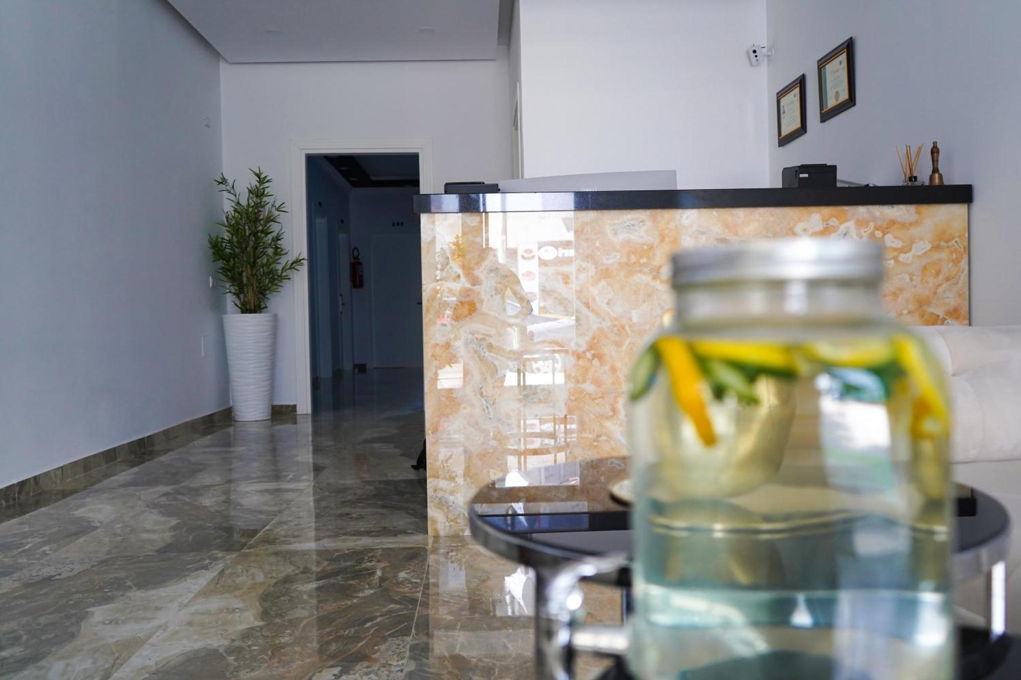 Delmar Apartments Голем Екстериор снимка